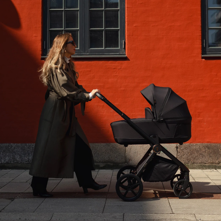 Venicci Claro 10 Piece Pushchair Bundle - Noir